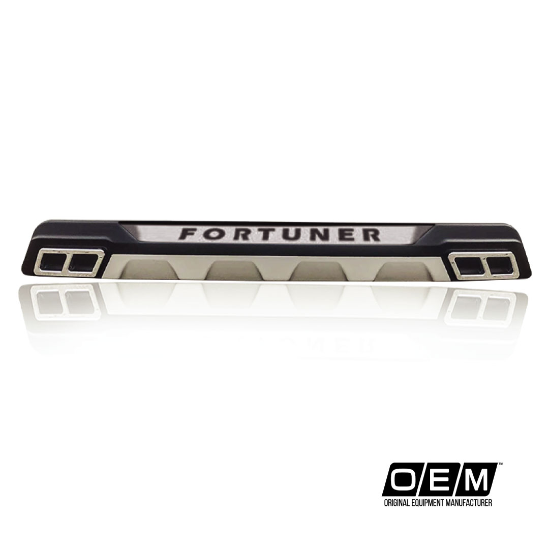 BUMPER POSTERIOR TOYOTA FORTUNER CHROME (4 ESCAPES)